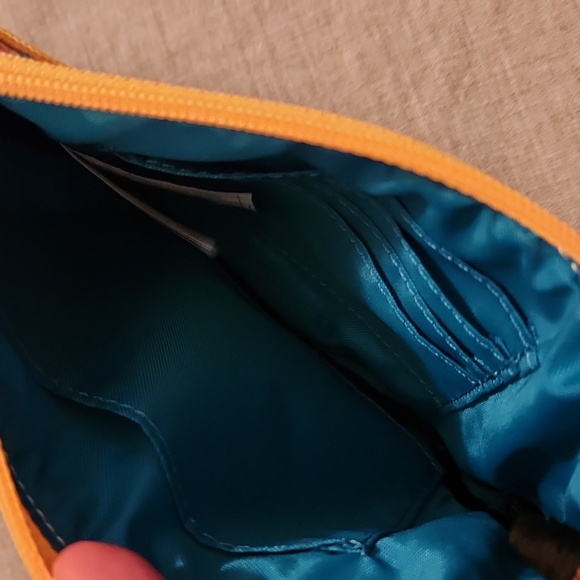 Kavu EUC small crossbody or wristlet purse - Picture 5 of 10